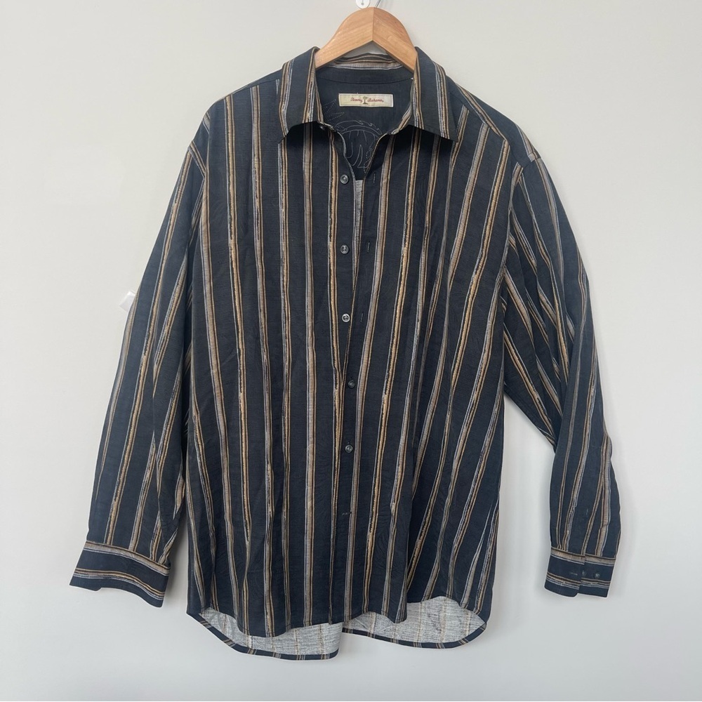 🚩Final Sale
Tommy Bahama | 100% Silk Embossed Button-down Shirt